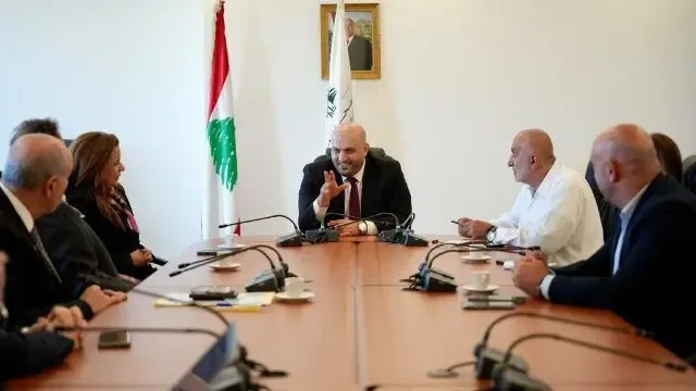 وزير الصحة بحث مع المستشفيات الجامعية الخاصة وضع معايير علمية لصرف السقوف المالية وإجراء العمليات الجراحية المعقدة: نسعى للتعاون الفعّال من دون زيادة الأعباء